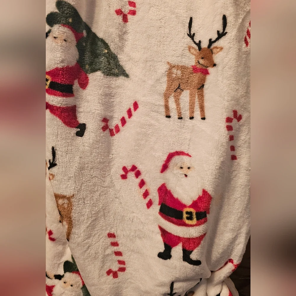 Christmas Holiday Blanket with a Make Up Bag! Santa and Reindeer Design. NWT.